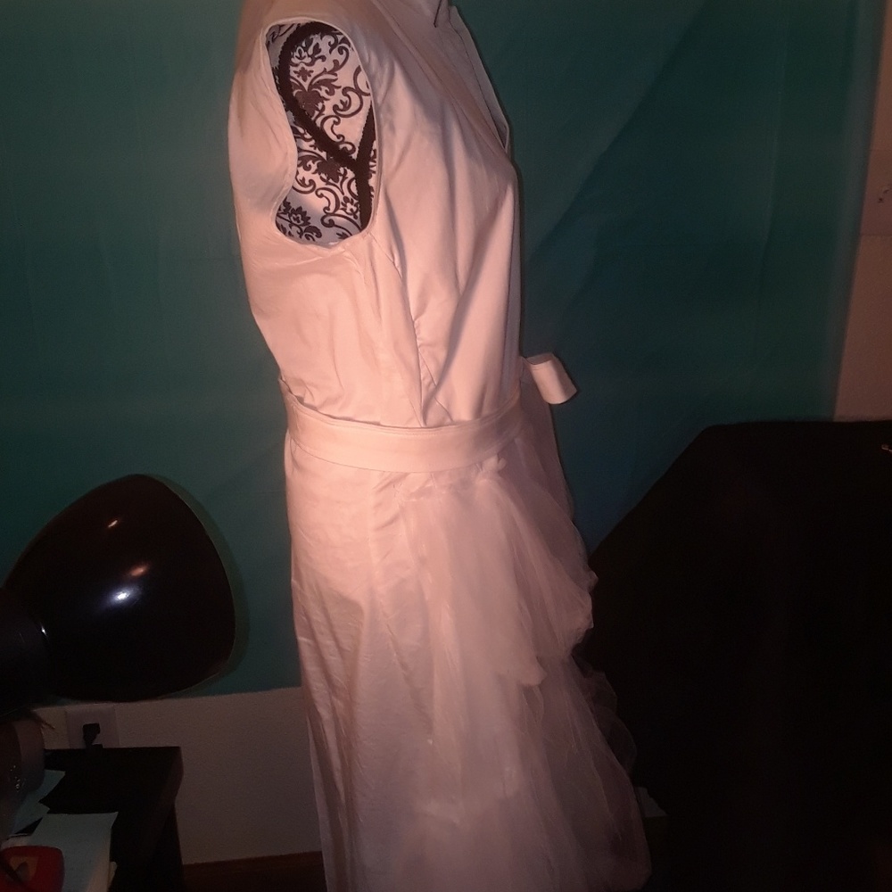 WHITE DRESS - Picture 3 of 5